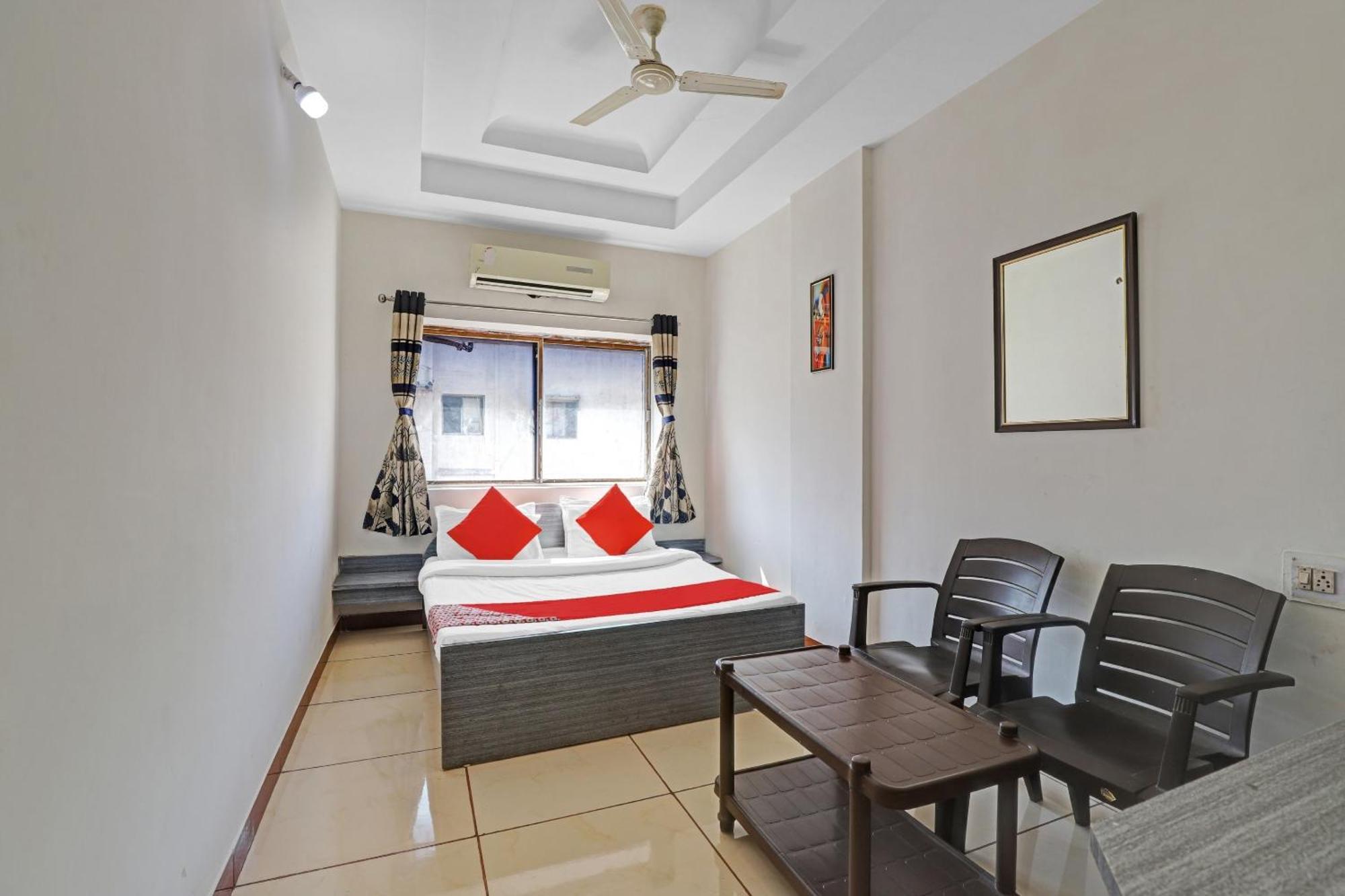 Hotel Velvet Rajkot Exterior foto