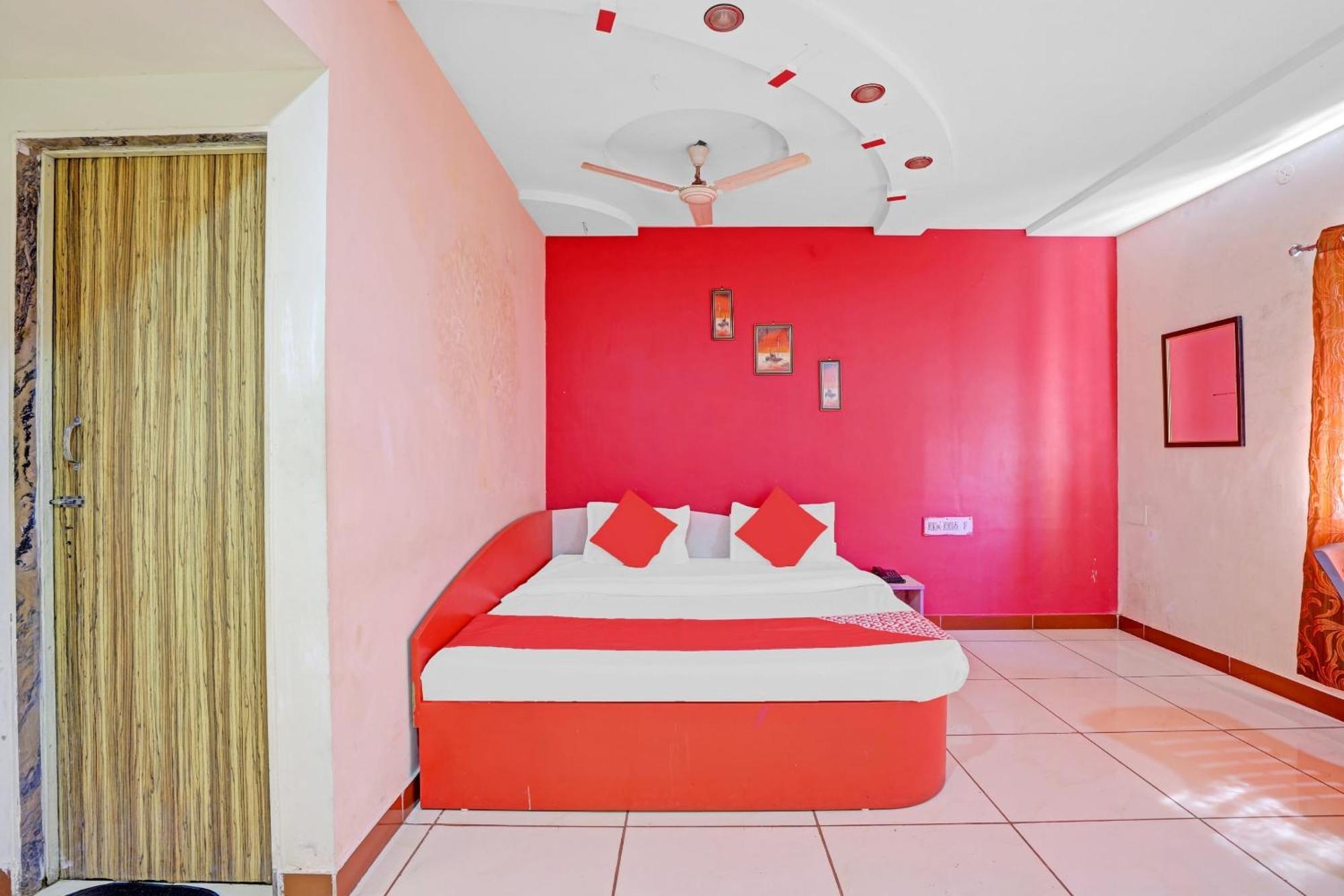 Hotel Velvet Rajkot Exterior foto