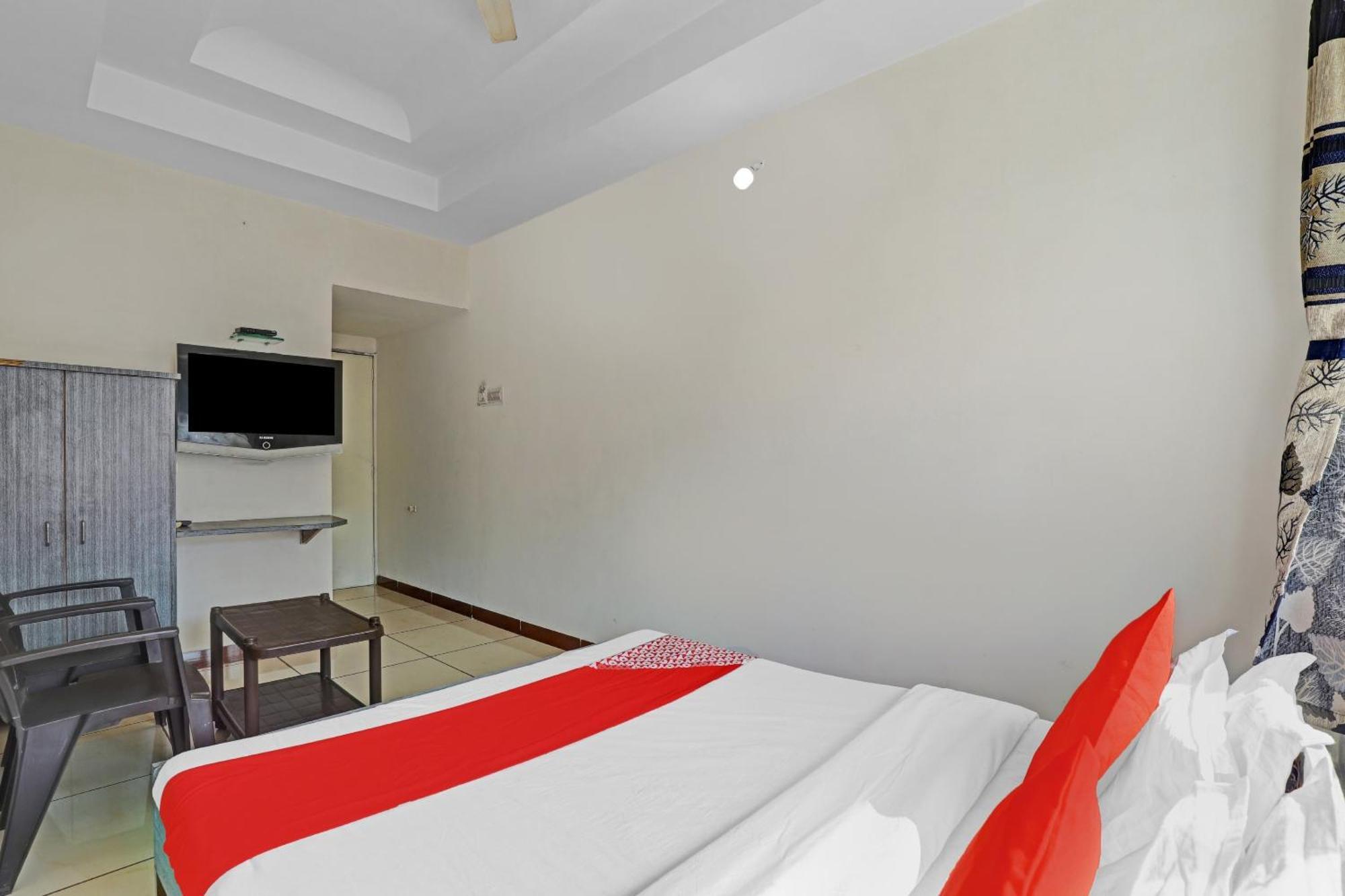 Hotel Velvet Rajkot Exterior foto