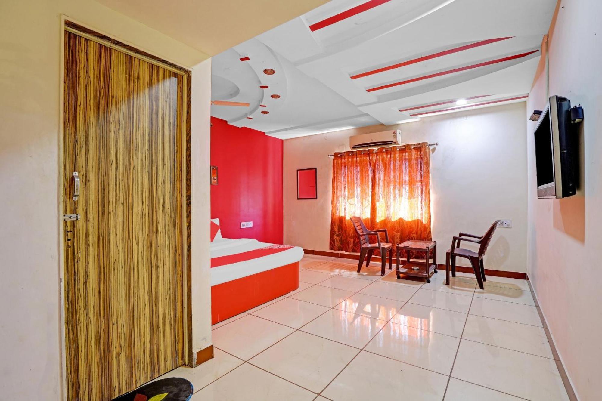 Hotel Velvet Rajkot Exterior foto