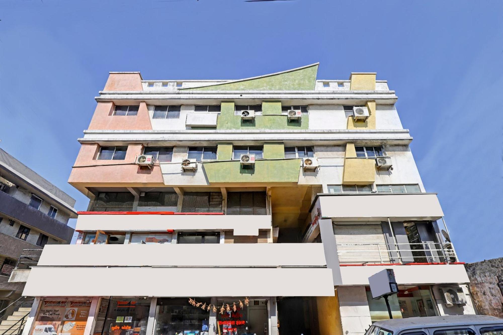 Hotel Velvet Rajkot Exterior foto