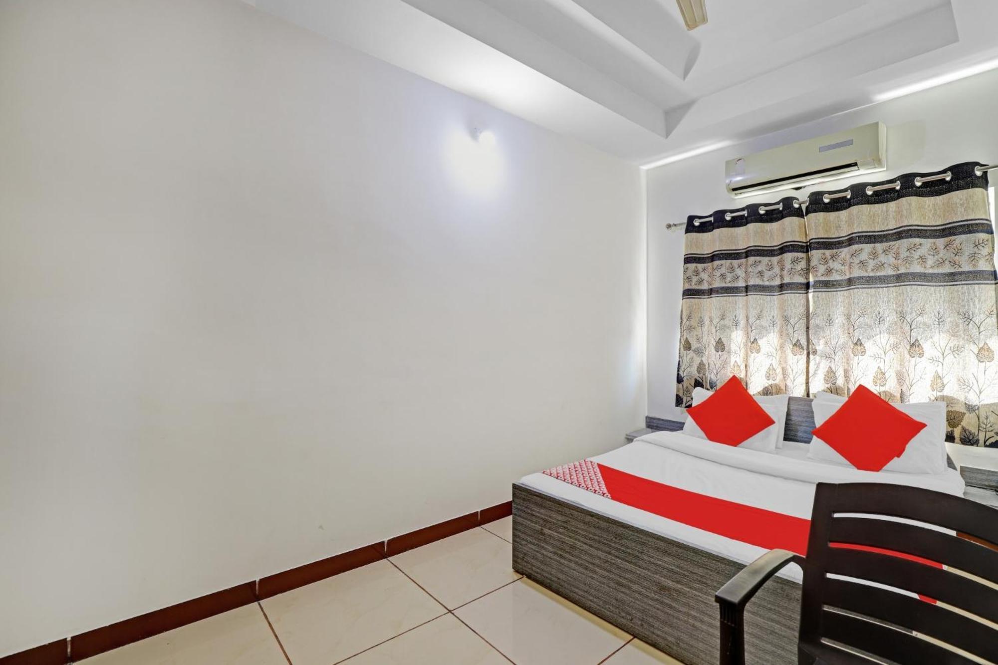 Hotel Velvet Rajkot Exterior foto